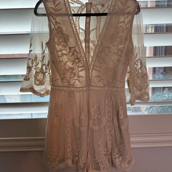 Wishlist Romper ❤️Gorgeous Cream Floral Lace - Picture 5 of 15